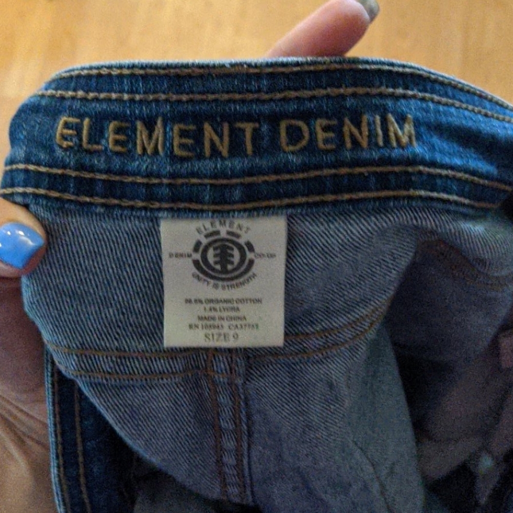 🌺2/$20 Element Shorts - Picture 3 of 3